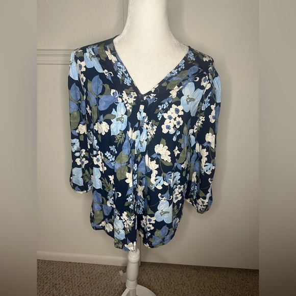 Lands' End Blue Floral Relaxed Blouse size L/P - Picture 1 of 9